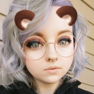 Meet your Posher, Holly